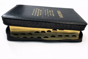 English-Russian Parallel Bible Authorized Version (KJV)- Synodal Translation. Black, Zipper. Англо-Русская Параллельная Библия Авторизованная Версия KJV - Синодальное Издание. Черная, замок